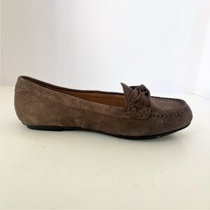 Vionic Norah Loafers Slip On Flats Moccasin Suede Leather Taupe Brown Size 9 W